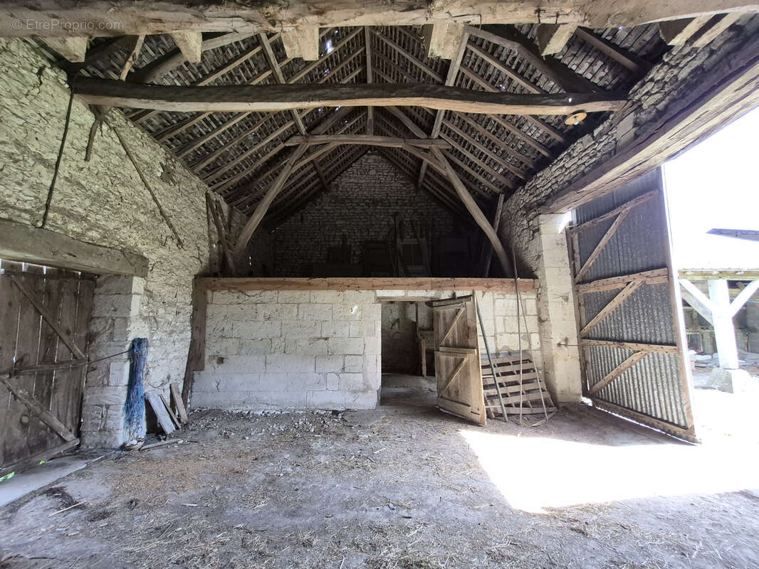 Maison avec dépendance et 2000 m2 terrain - photo 35
