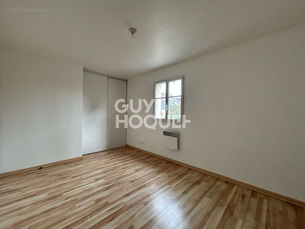 Maison à LA CHAPELLE-SAINT-MESMIN