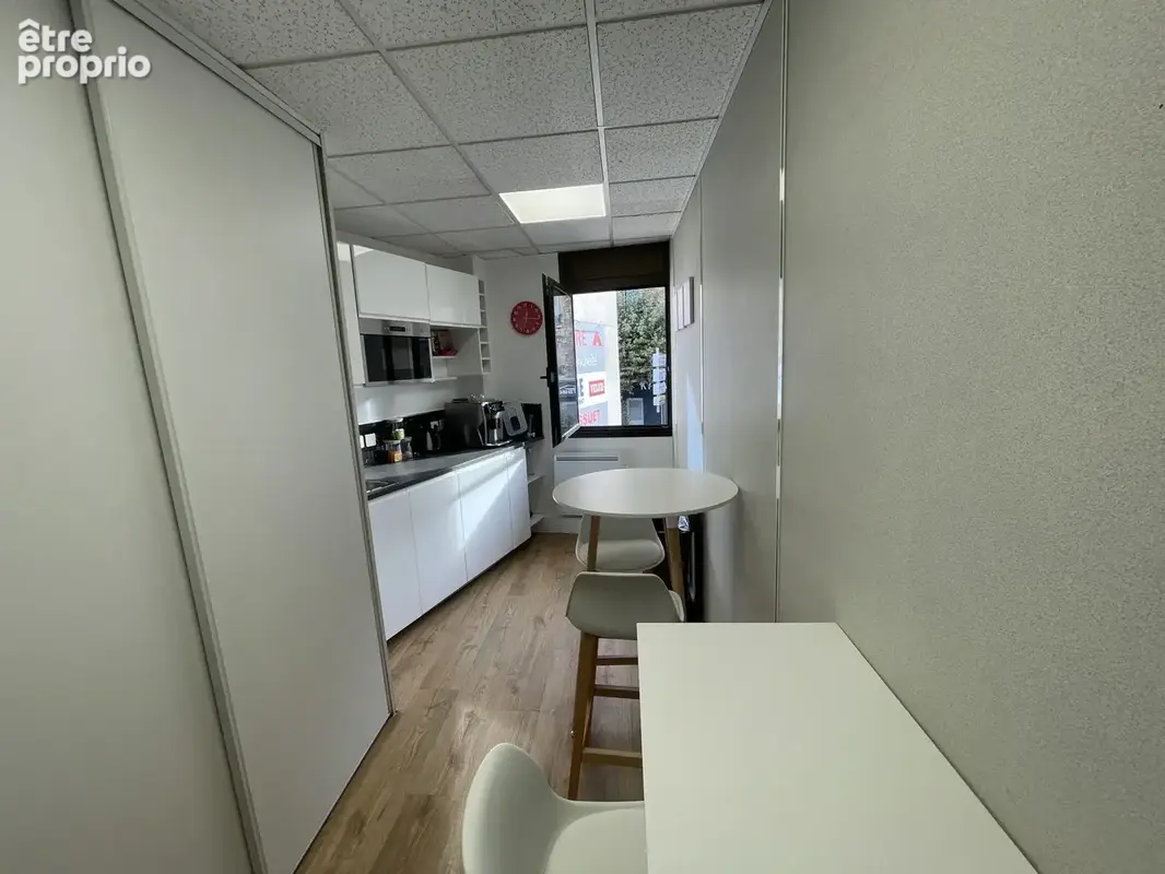 Commerce 116 m² à vendre à Courbevoie (92400) - photo 8