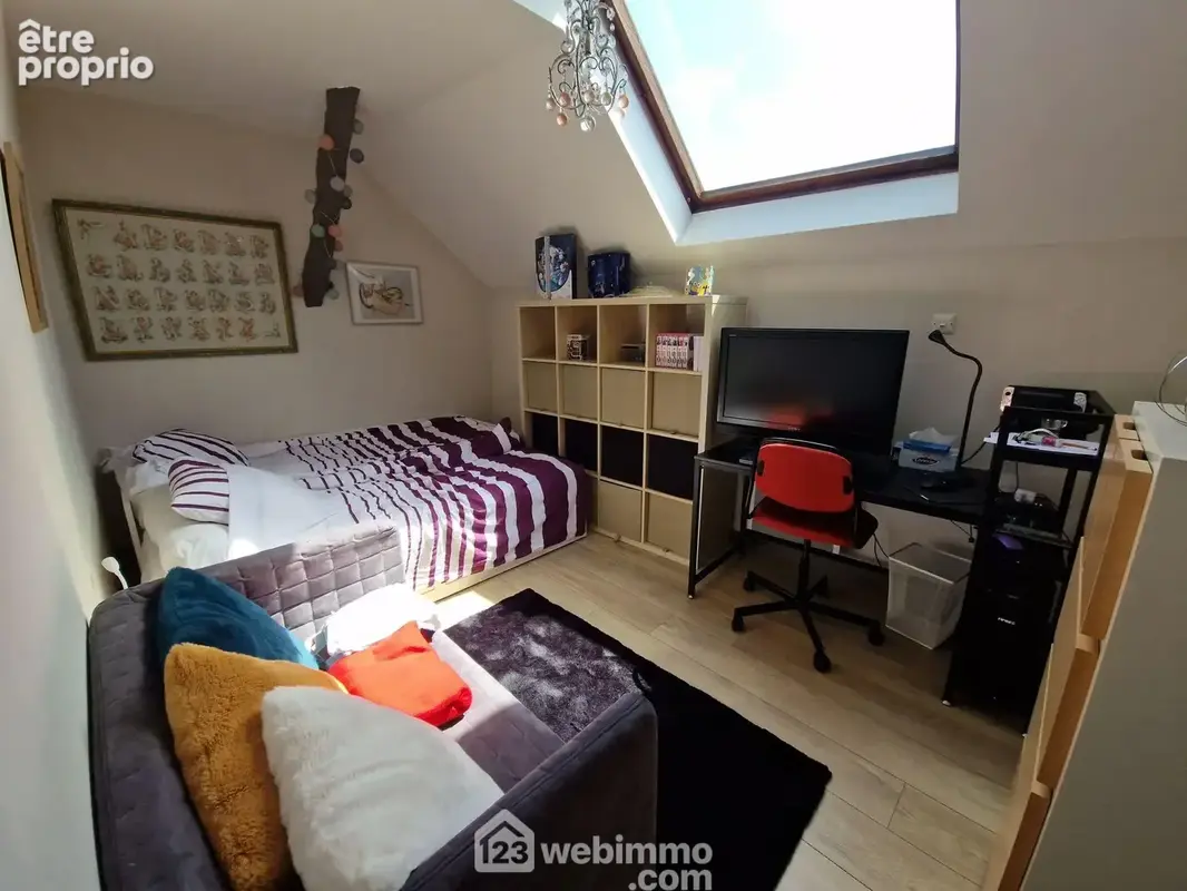 Une autre chambre (12 m²)