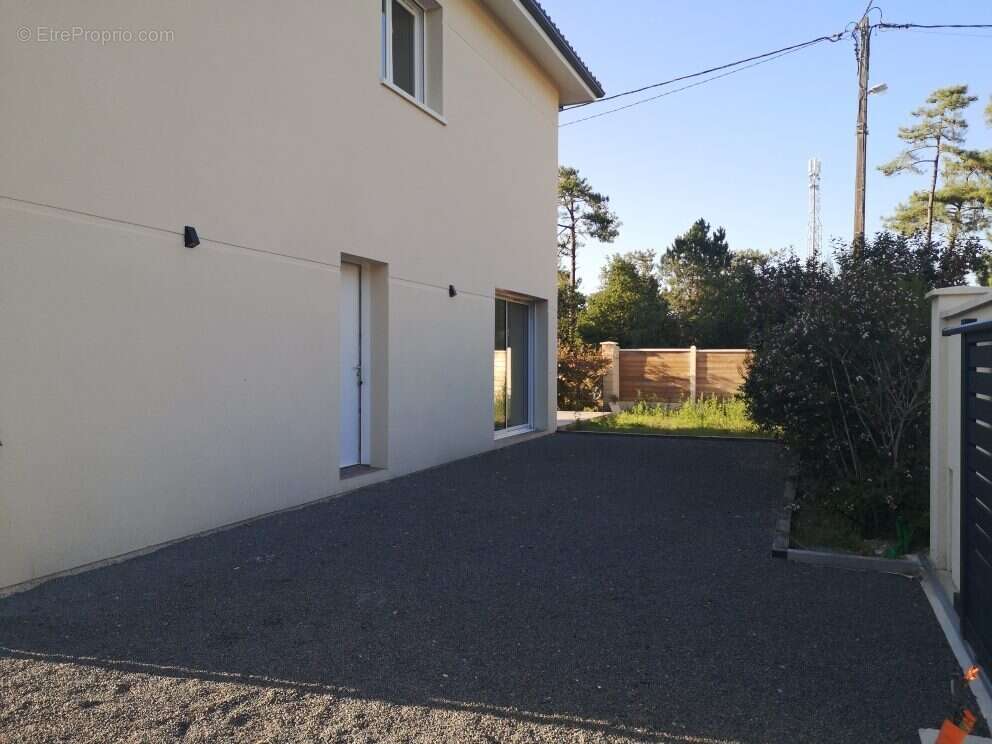 Maison à VENDAYS-MONTALIVET