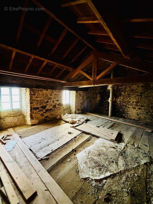 Maison à PIED-DE-BORNE