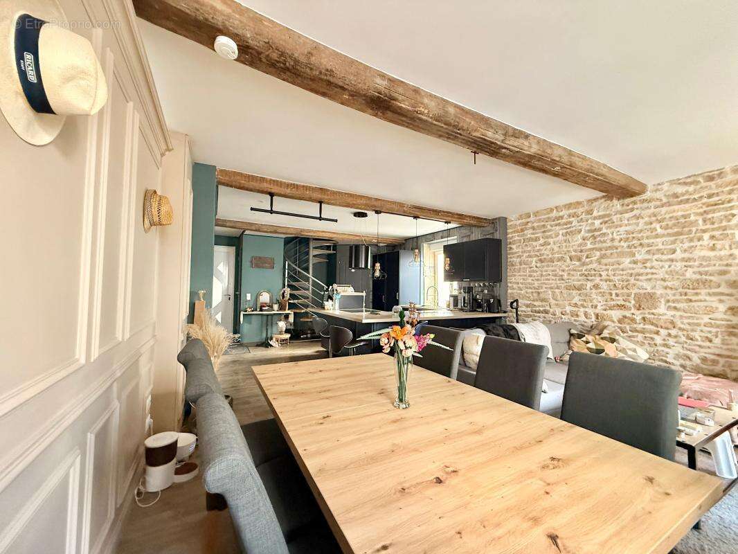 Appartement à PLOMBIERES-LES-DIJON