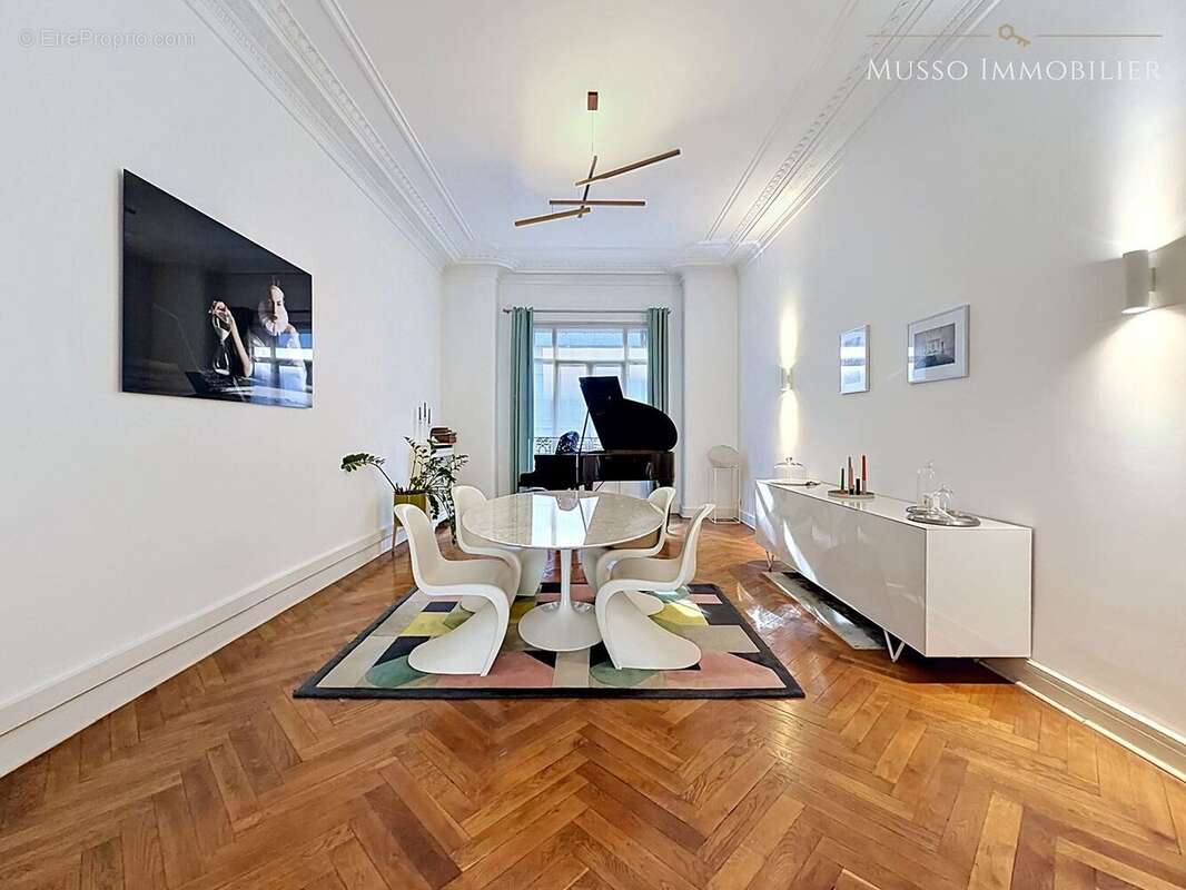 Appartement 252 m² à Marseille-8e  - photo 7