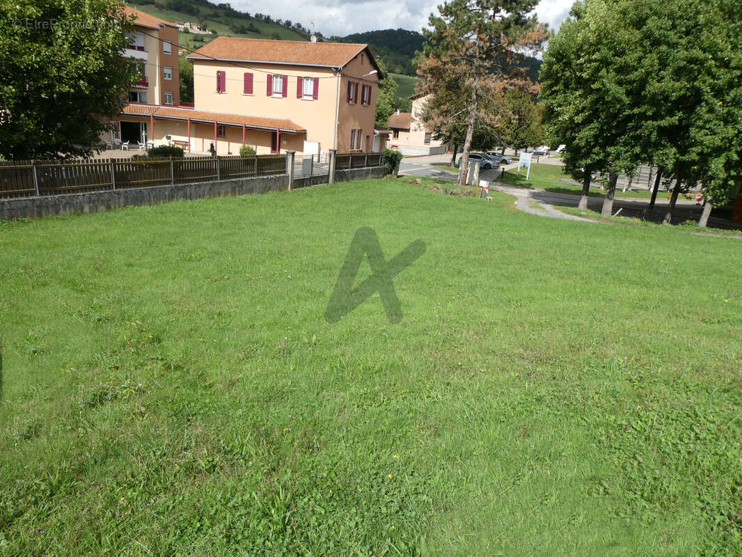 Terrain à SAINTE-FOY-L'ARGENTIERE