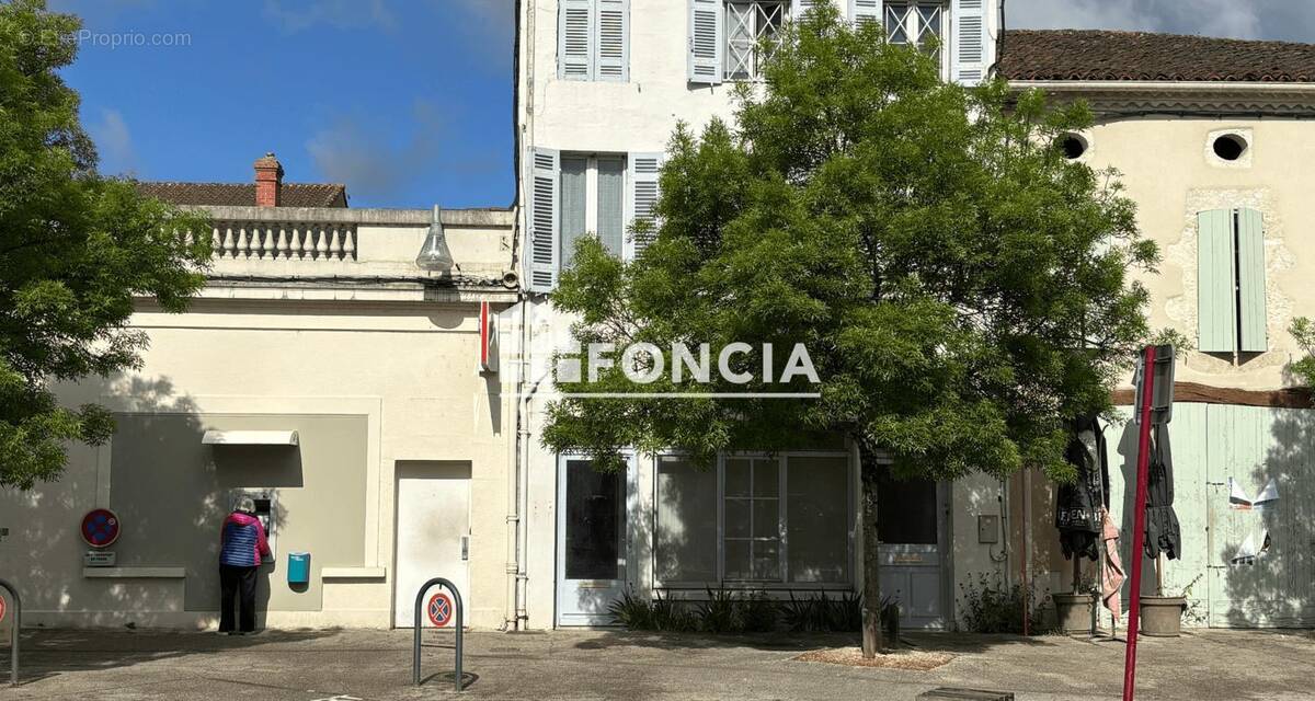 Appartement à ROQUEFORT