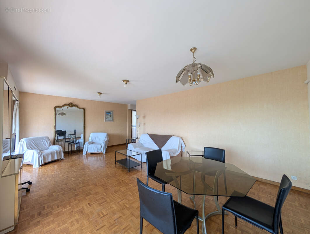 Appartement à MARSEILLE-6E