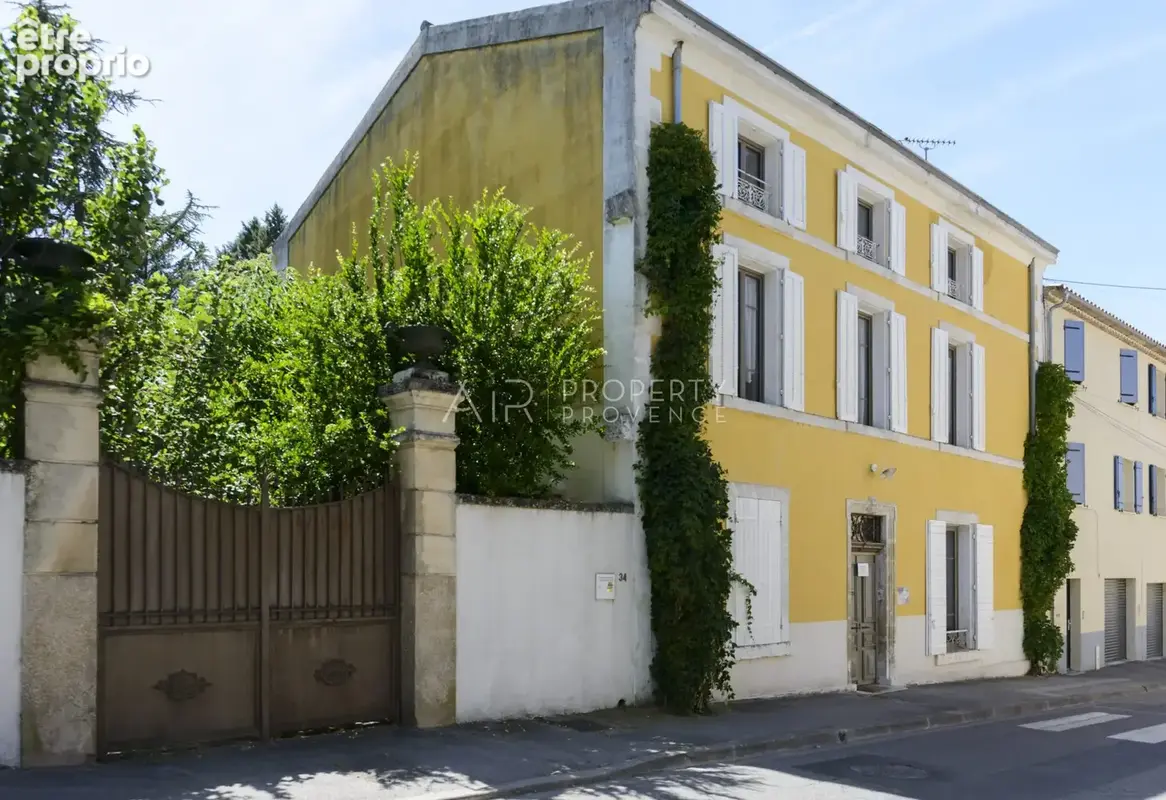 Maison 290 m² à La Roque-D'antheron  - photo 2