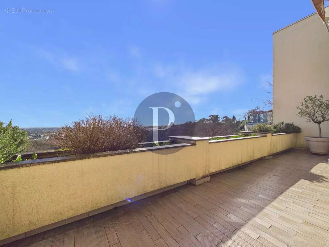 Maison à LE PLESSIS-ROBINSON