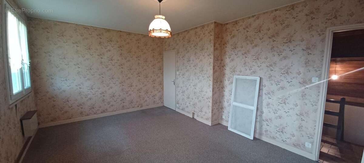 Maison 112 m² à Les Ternes  - photo 12