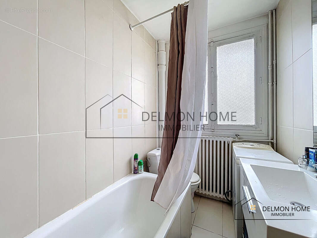 Appartement à COURBEVOIE