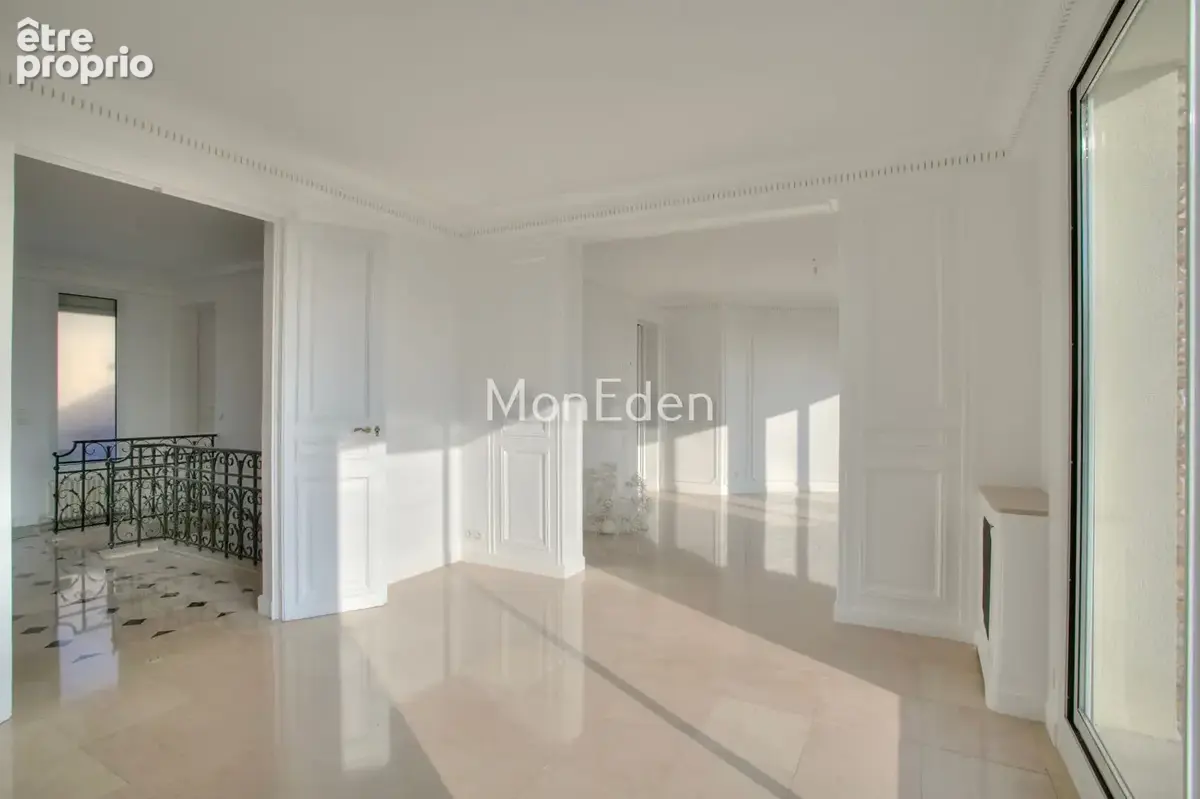 ST CLOUD Splendide Villa 12 pièce(s) 440 m2  (1058m² terrain) et Terrasse vue Tour Eiffel! - photo 13