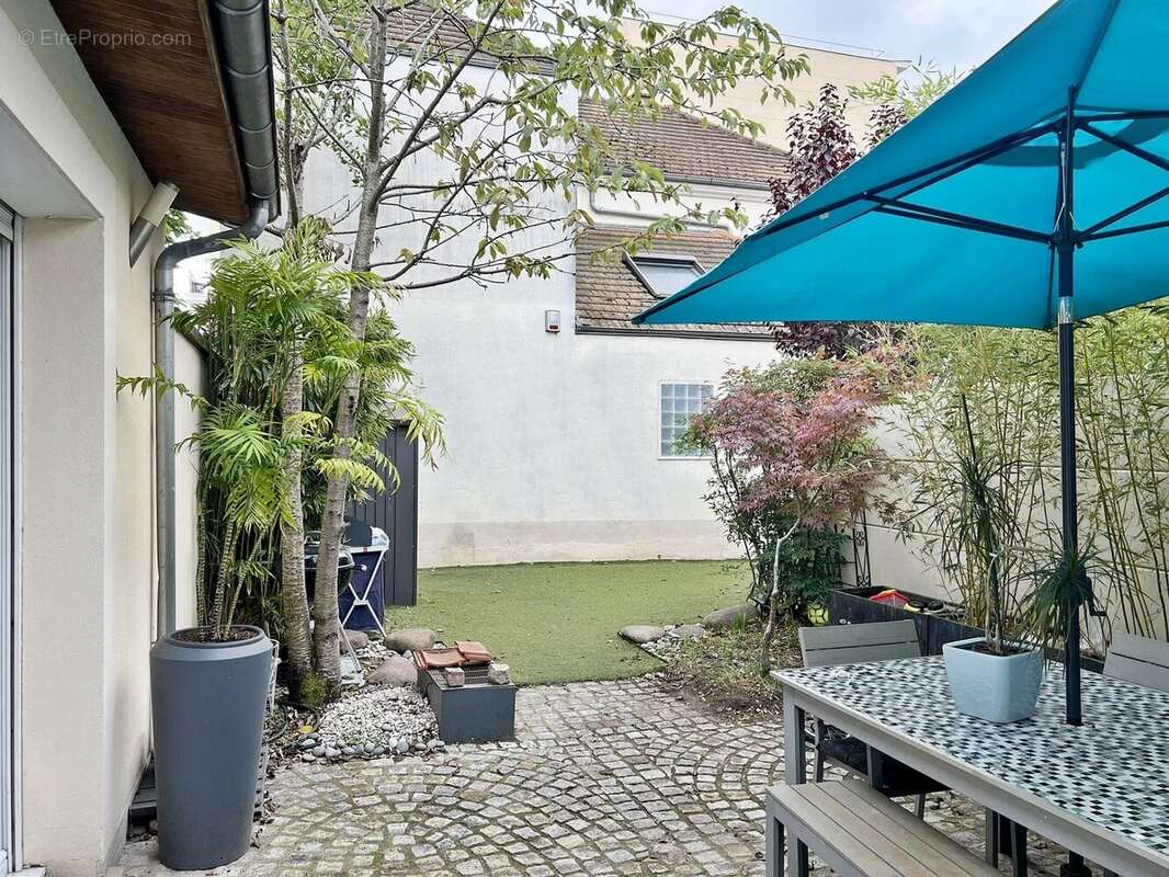 Maison à SAINT-MAUR-DES-FOSSES