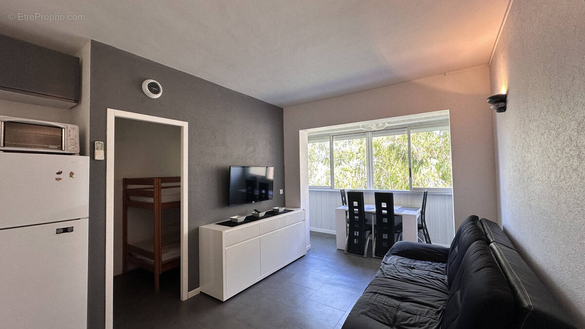 Appartement à BORMES-LES-MIMOSAS