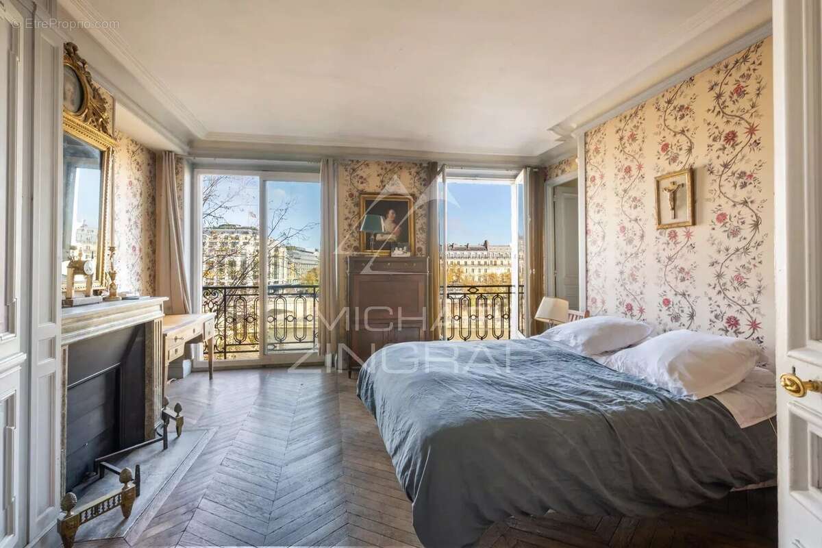 Appartement à PARIS-1E