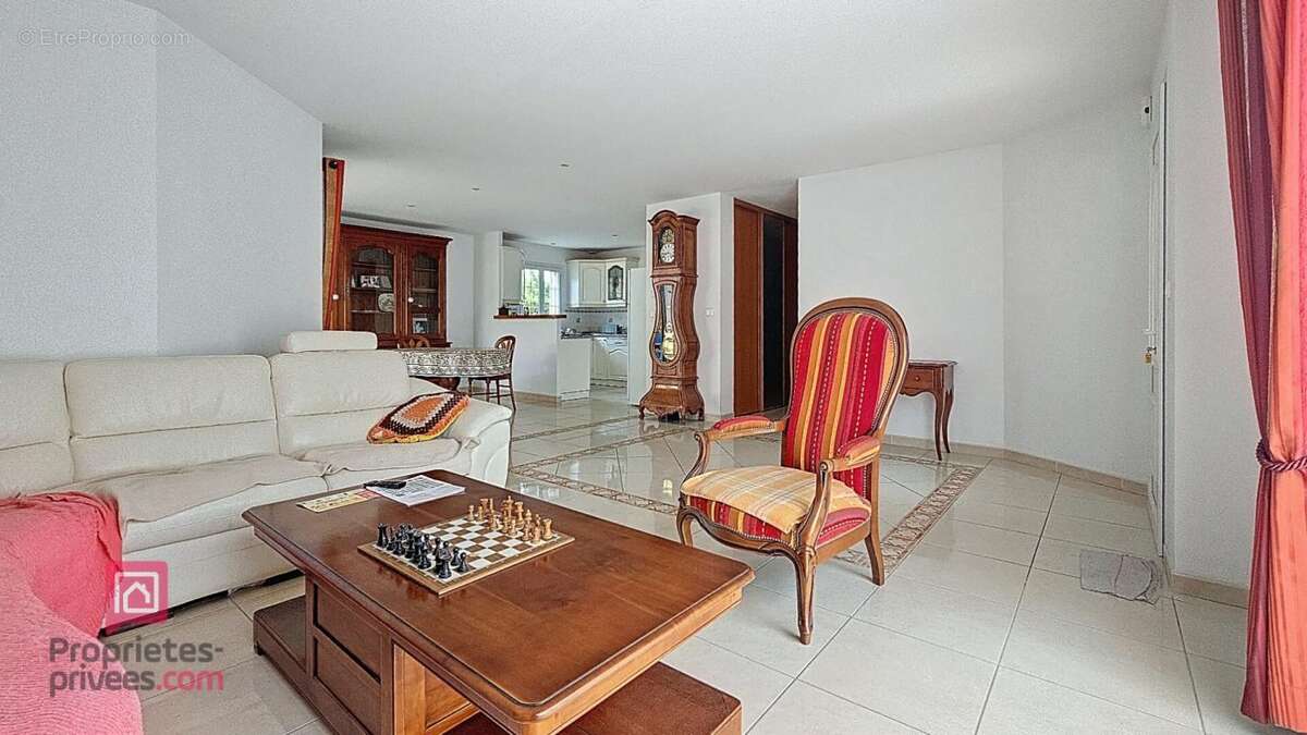 Maison à LES MATHES