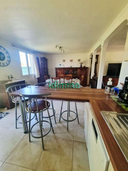 A voir Le Muy en impasse jolie maison F5 de 126m terrasse garage 250m terrain plat et clos 390000€ dpe b - photo 14