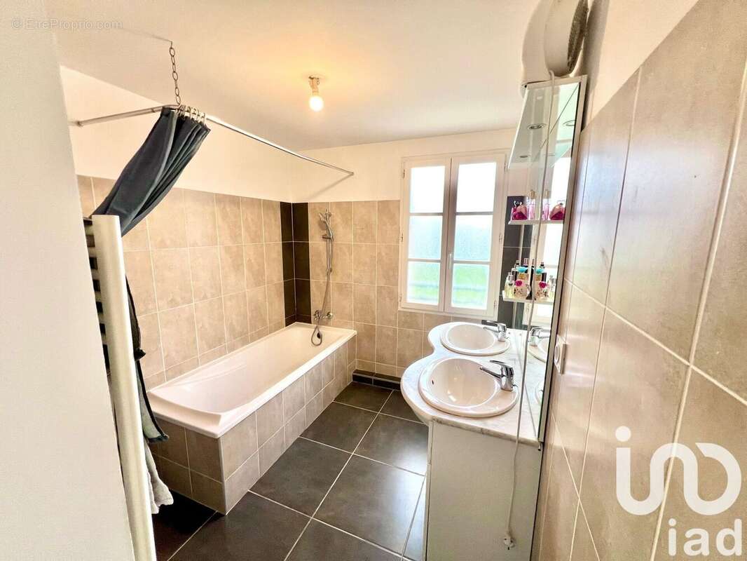 Photo 7 - Maison à POURCIEUX