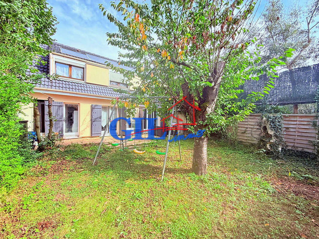 Maison à SAVIGNY-LE-TEMPLE