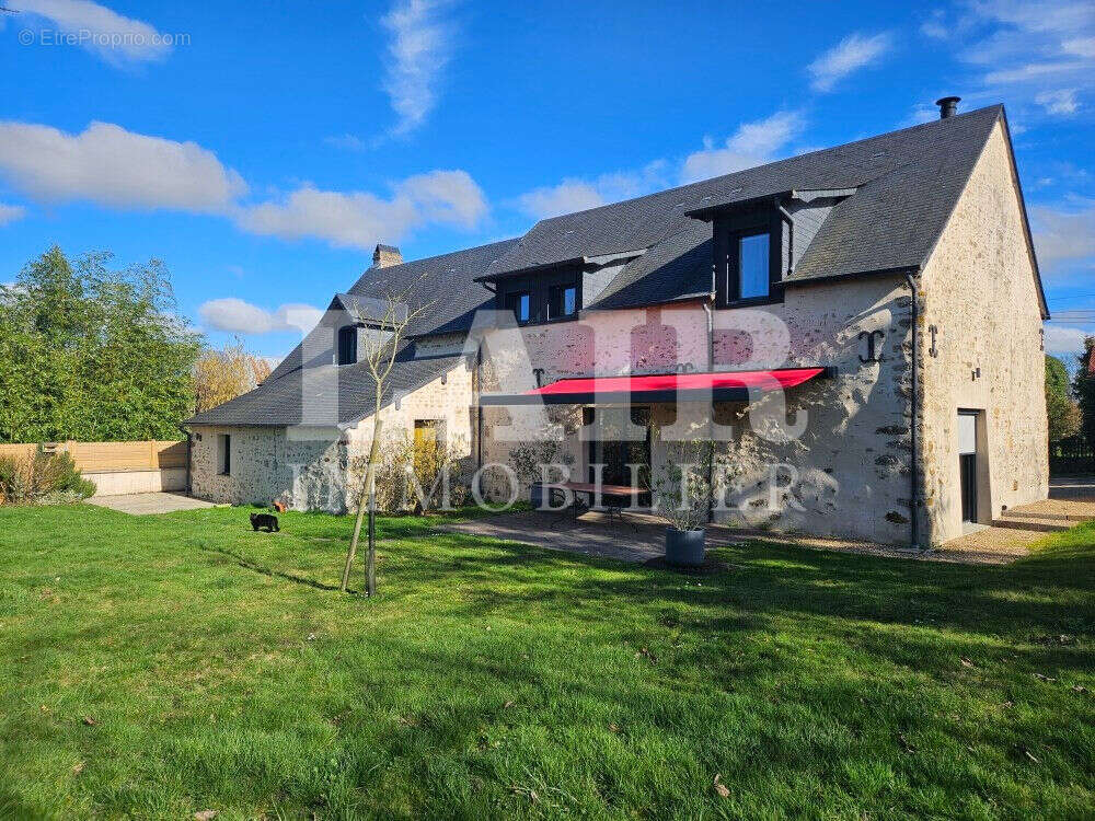 Maison à SAINT-LEONARD-DES-BOIS