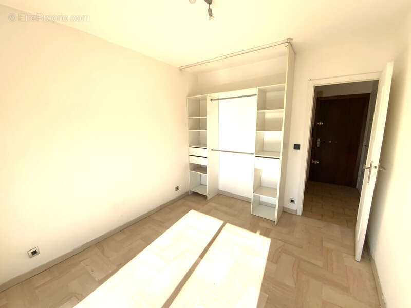 Appartement à VALLAURIS