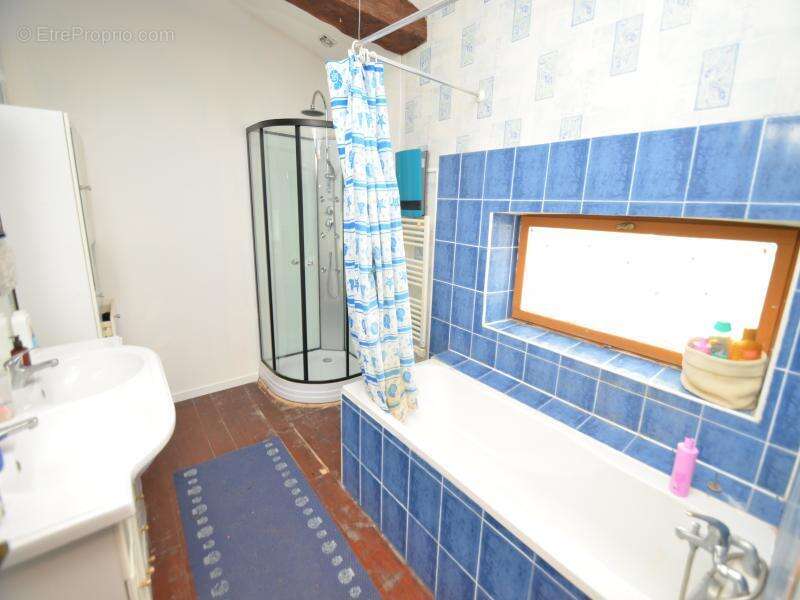 Maison à LA ROQUILLE