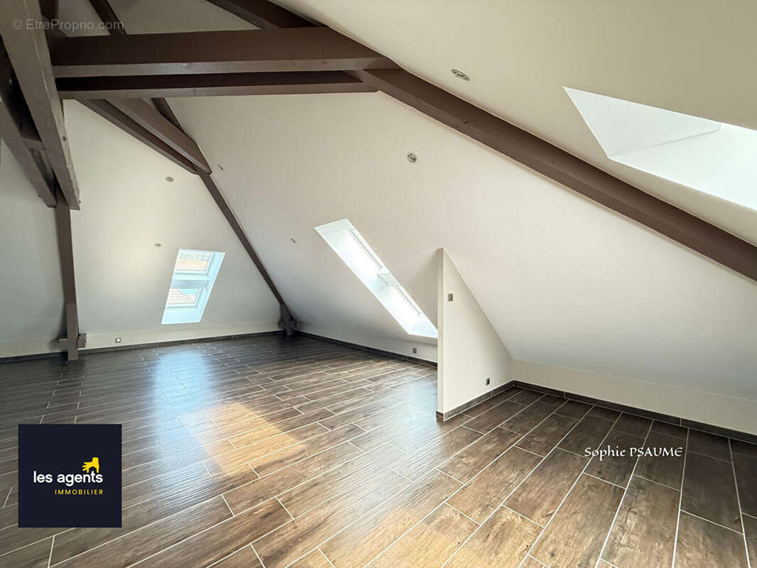 Maison à NEUFCHATEAU