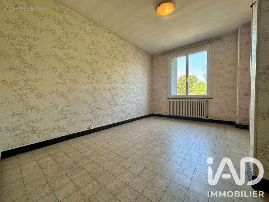 Maison 270 m² à Monthois  - photo 6