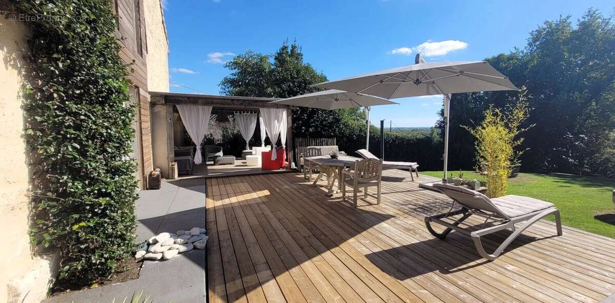 Maison à TAURIAC