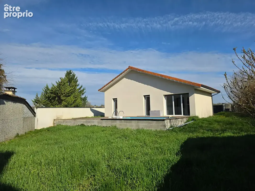 20 minutes de Bourgoin Maison récente de plain-pied avec piscine. - photo 8