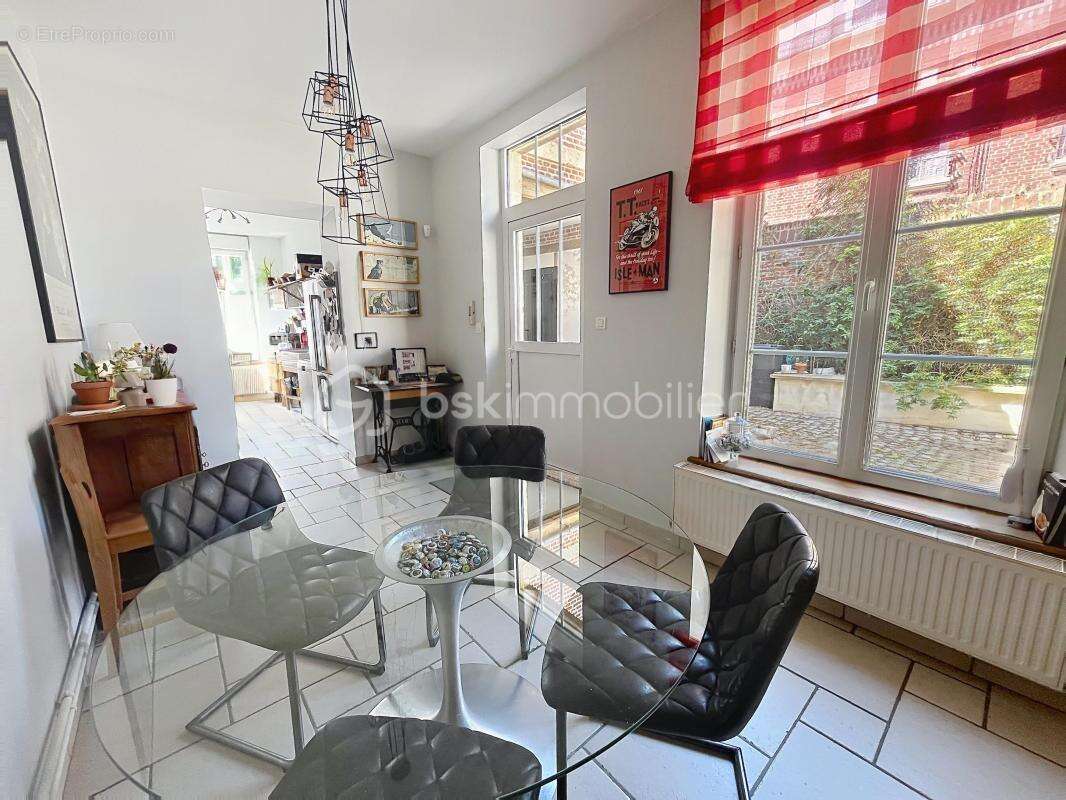 Maison de caractere avec jardin et garage - photo 14