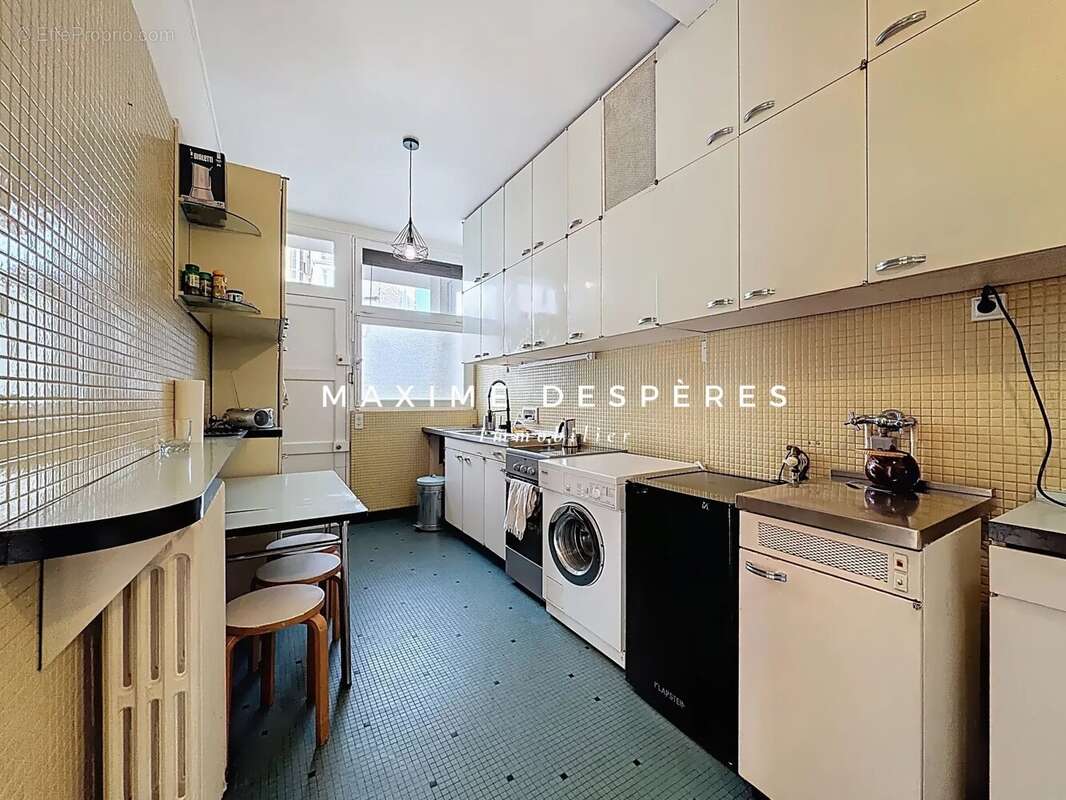 Appartement à NEUILLY-SUR-SEINE