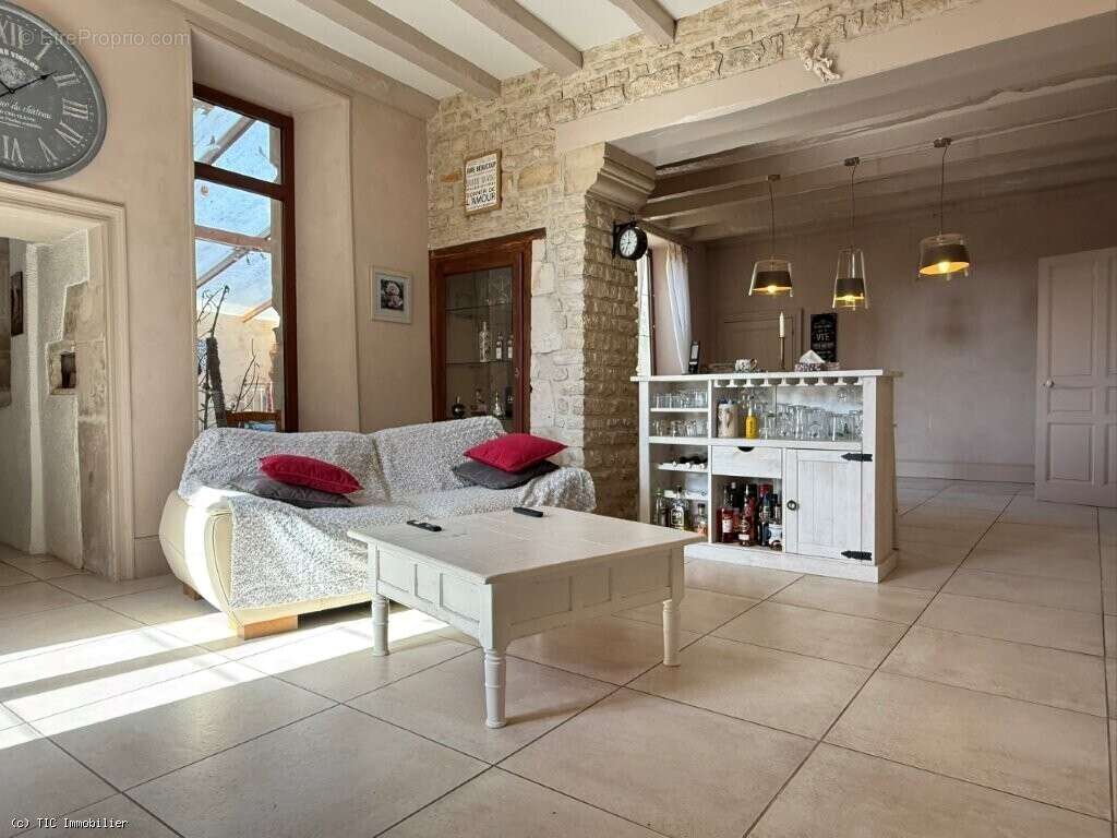 Maison à VERTEUIL-SUR-CHARENTE