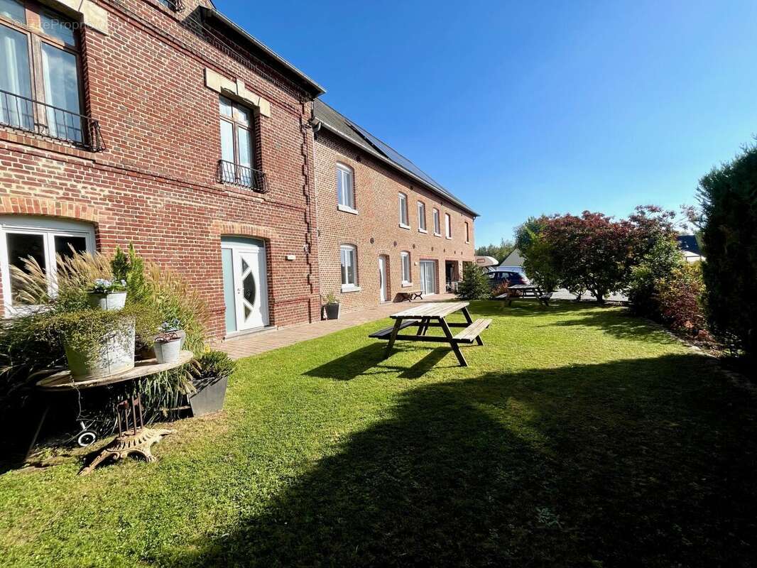 Maison à BOUE