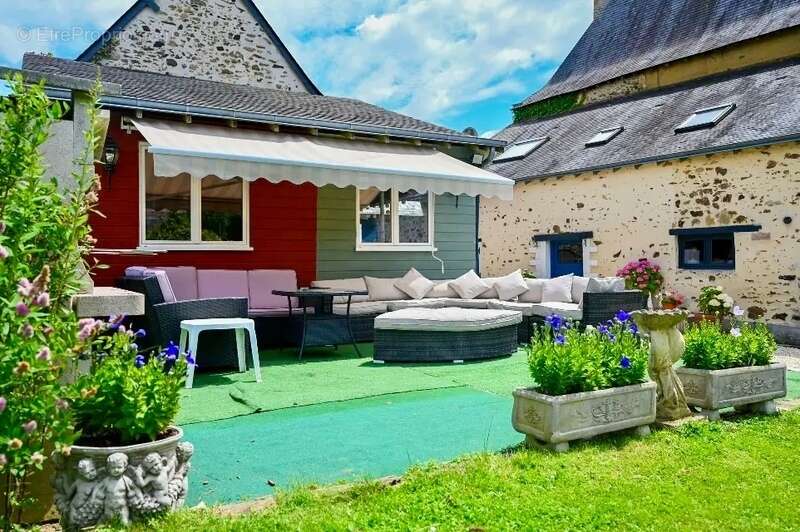 À VENDRE MAYENNE – Manoir d’exception du XIIIe siècle sur 3 hectares – Gîte ou demeure familiale de charme - photo 21