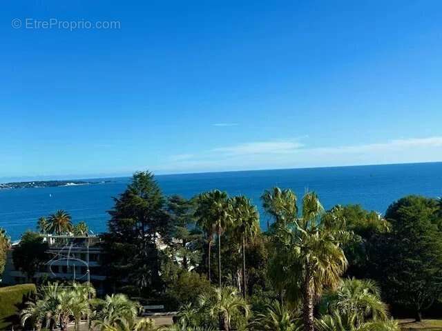 Appartement à VALLAURIS