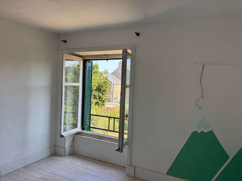 A pieds des commodités - Maison en pierre - 4 chambres, bureau et dressing - photo 9