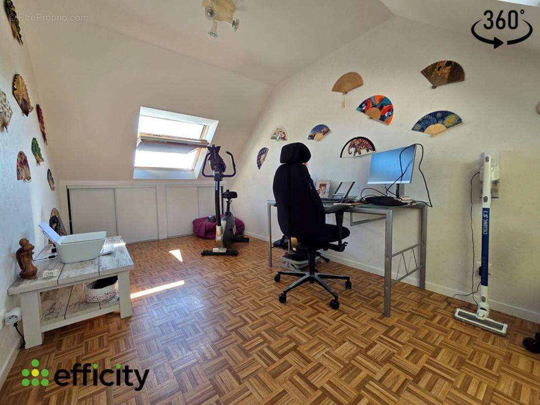 Maison 96 m² à La Chapelle-Des-Fougeretz  - photo 11