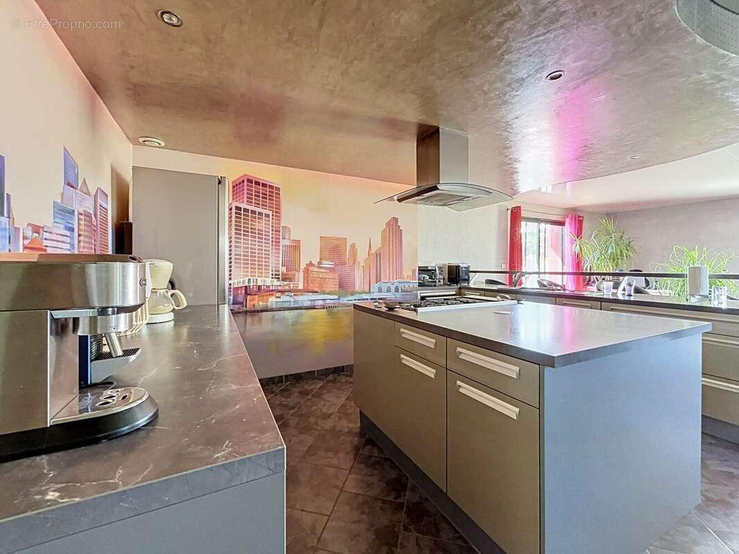 Maison 125 m² à Castelnau-D'estretefonds  - photo 4