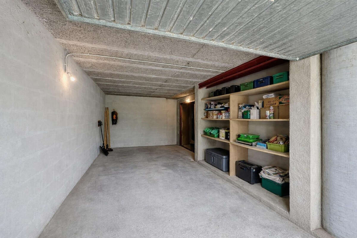 Maison à fort potentiel avec double garage à Rodès - photo 13