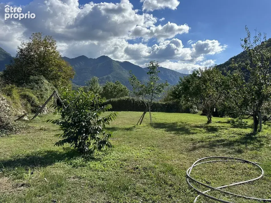 Jolie Maison avec dépendances et terrain - photo 15