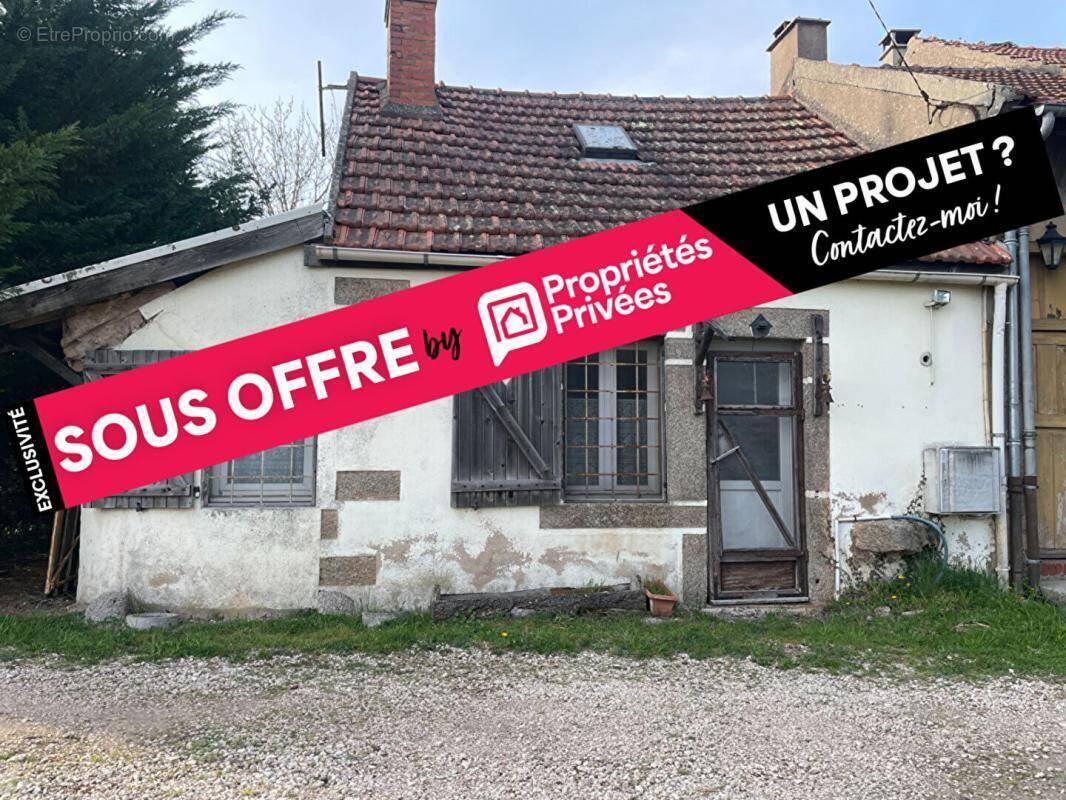 Maison à LA ROCHE-EN-BRENIL
