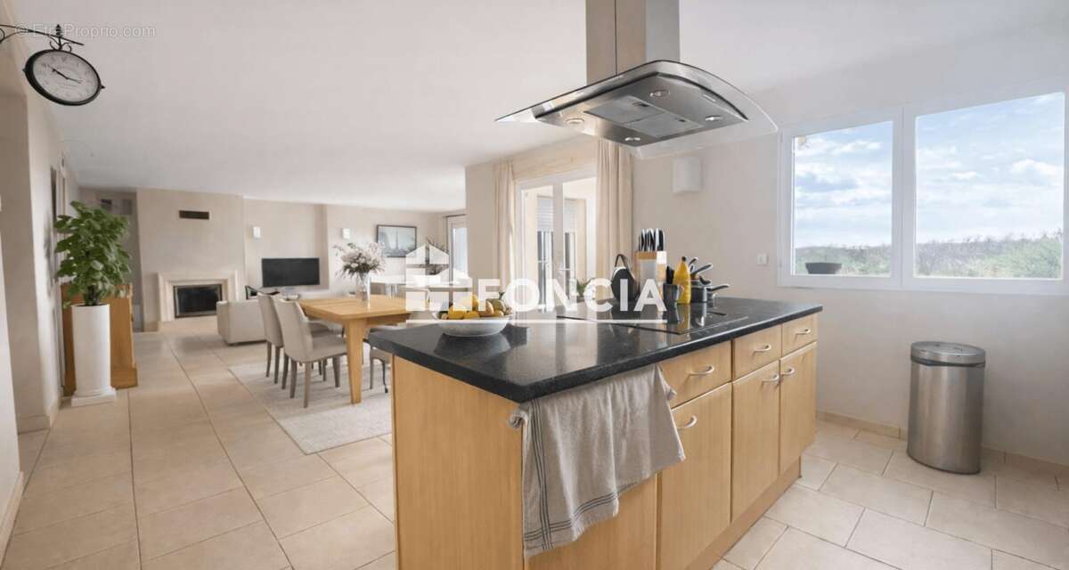 Maison à EQUEMAUVILLE