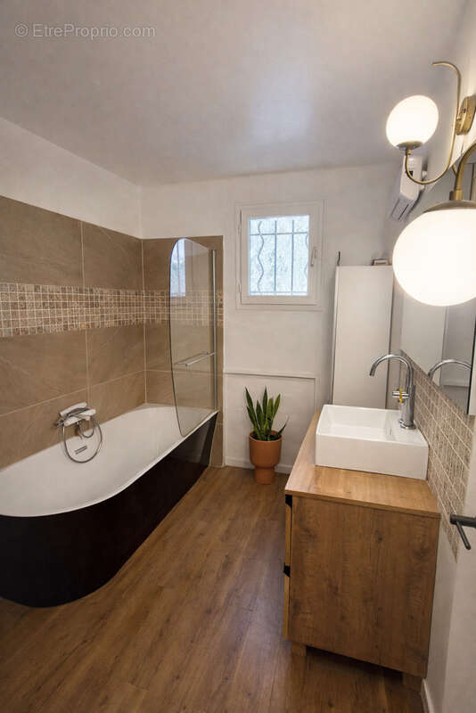 Maison à PERNES-LES-FONTAINES