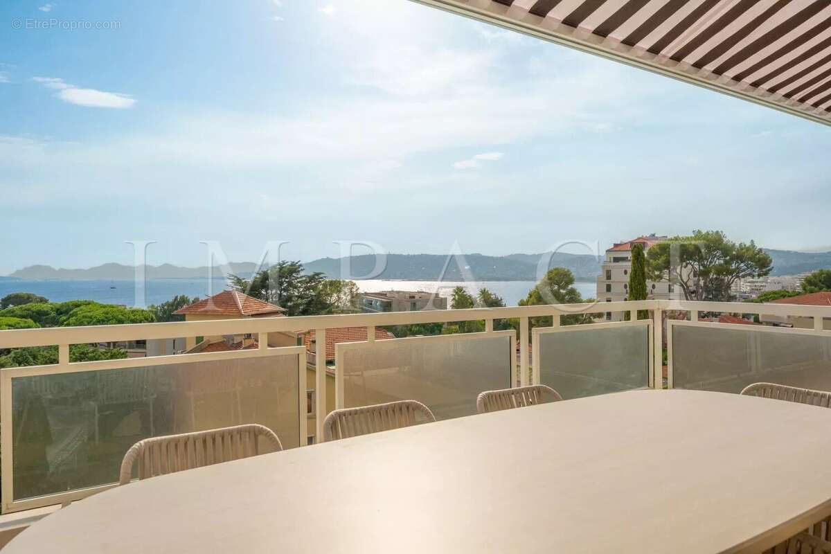 Juan-Les-Pins  Appartement 5P en duplex avec piscine et vue mer panoramique à vendre - photo 18