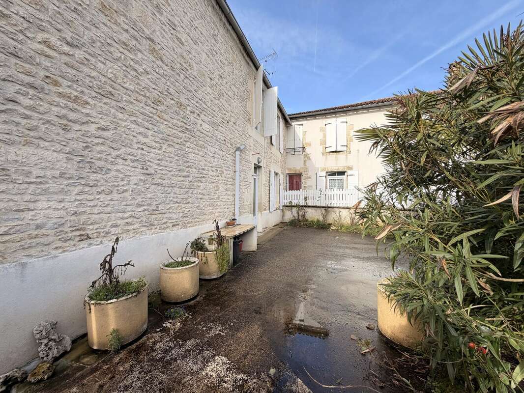 Maison à SAUZE-VAUSSAIS