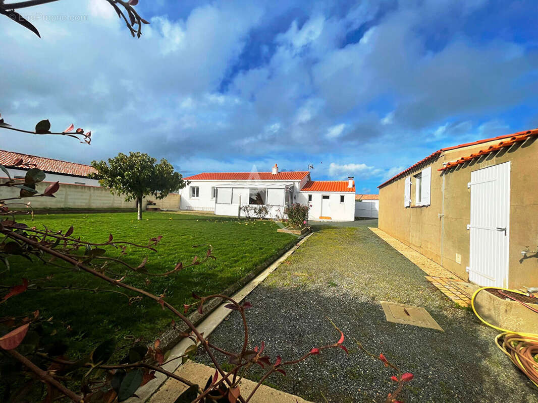 Maison à L&#039;AIGUILLON-SUR-VIE