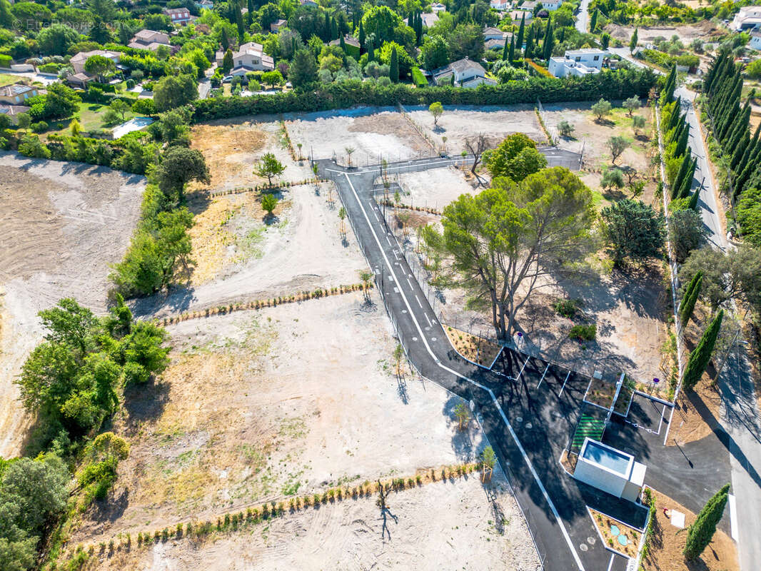 Terrain à AIX-EN-PROVENCE