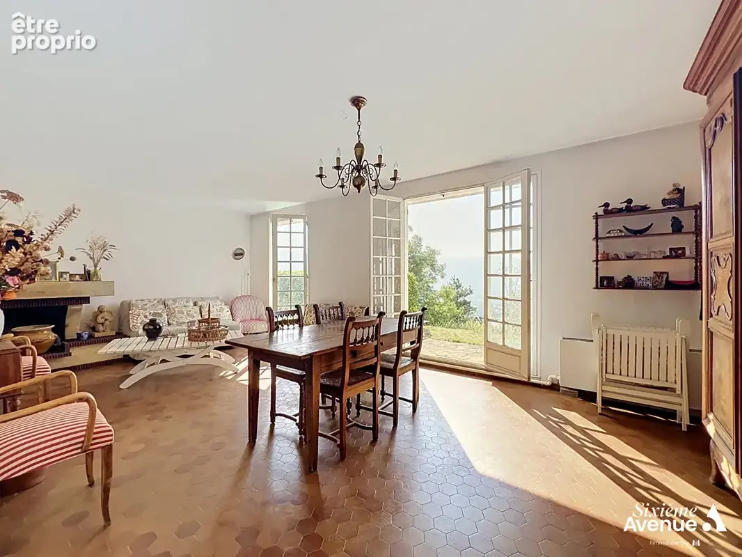 Maison avec vue panoramique Saint-Cyr-Sur-Le-Rhône de 165m² utiles. - photo 4