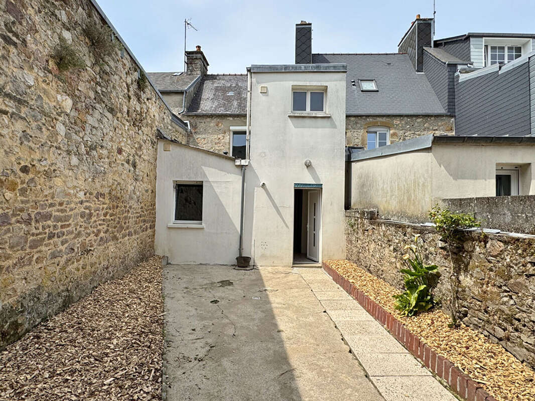 Maison à BRICQUEBEC